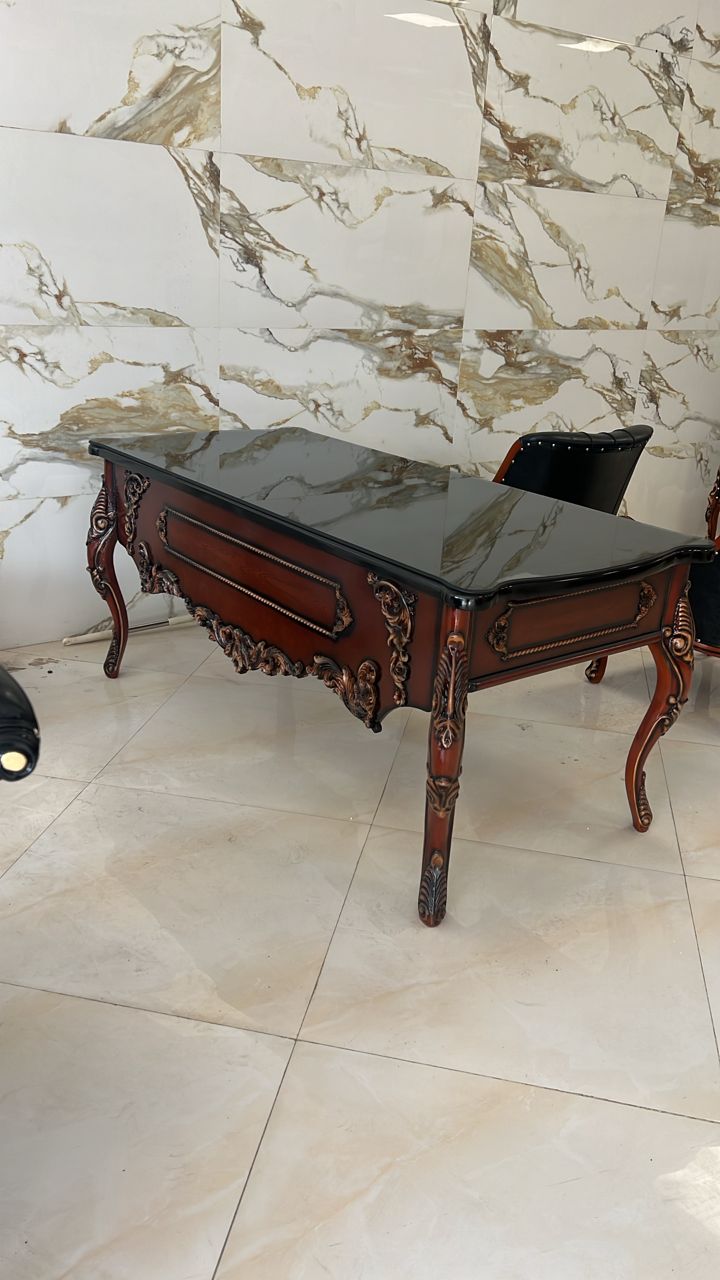 میز مدیریت کلاسیک اریکا